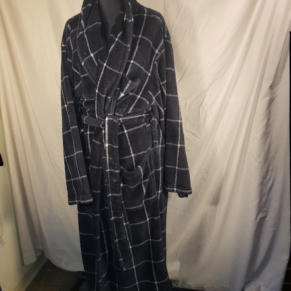 Stafford Other - Unisex Stafford Black and White Plaid Bathrobe - OS